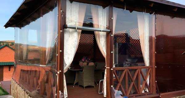 Гибкие окна для беседки